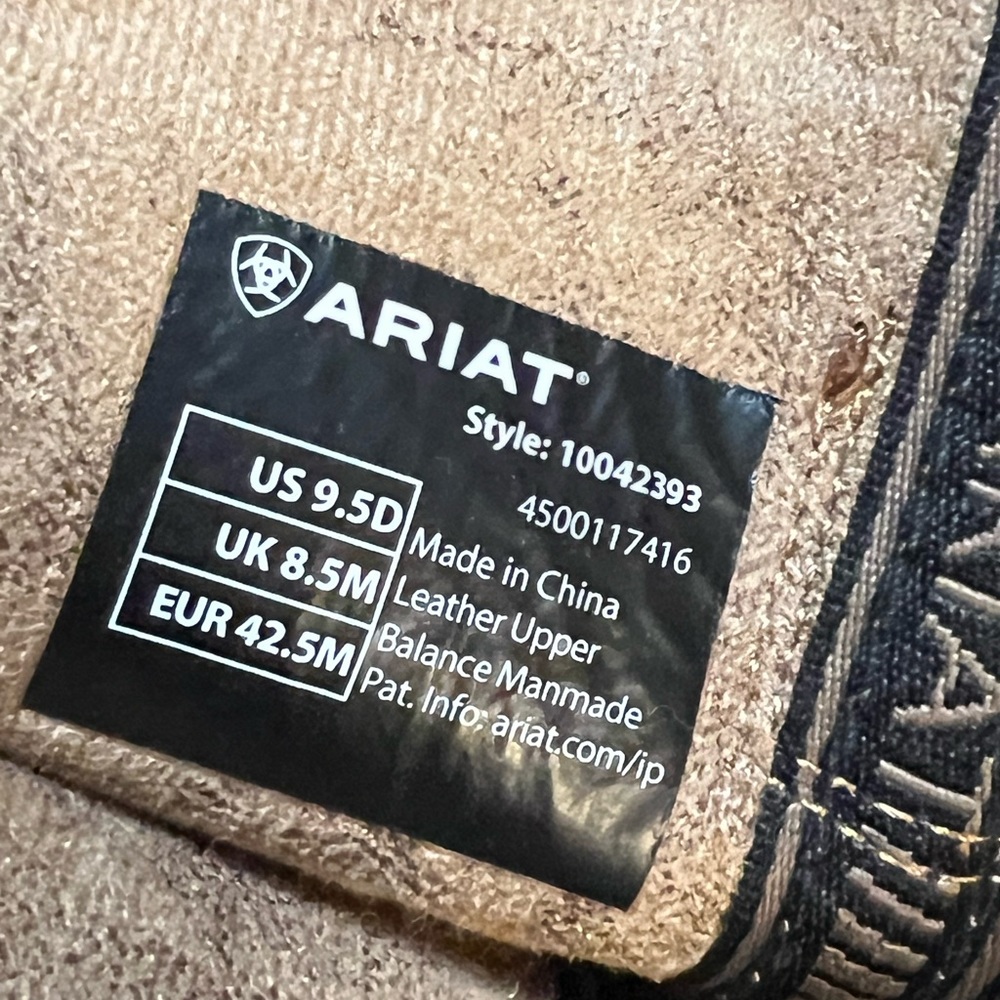 Ariat Men’s Boots size 9&1/2 only worn a couple of times